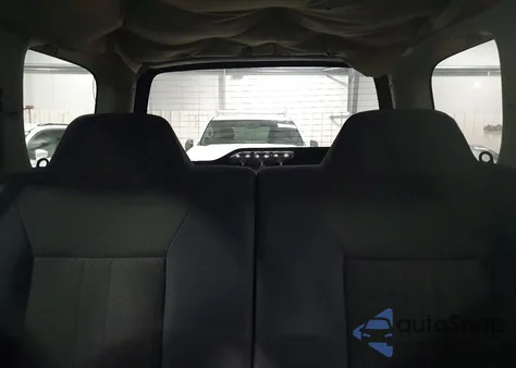 2004 Nissan Xterra Xe z USA, uszkodzony, nr VIN 5N1ED28Y94C683090